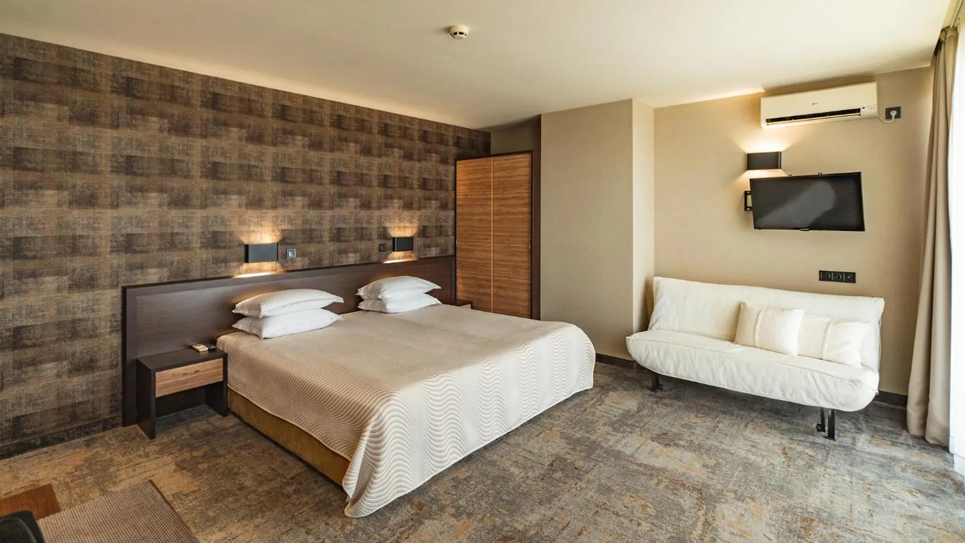 Kalithea Family Hotel 소조폴